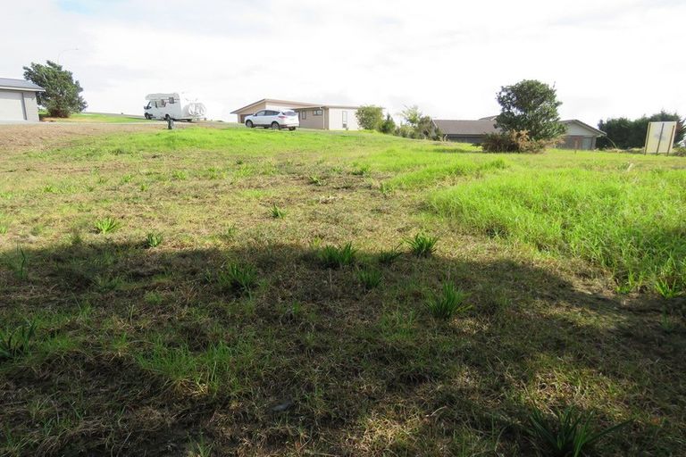 Photo of property in 28 Dudley Crescent, Cable Bay, 0420