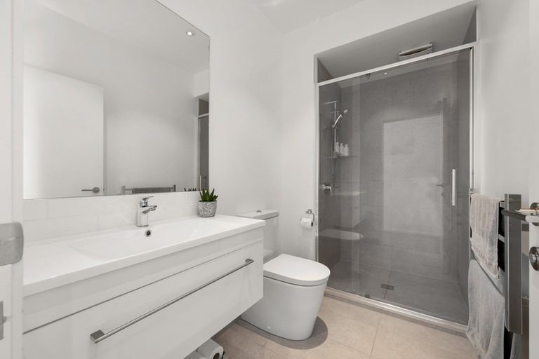 Photo of property in 6/27 Dida Park Drive, Kumeu, 0810