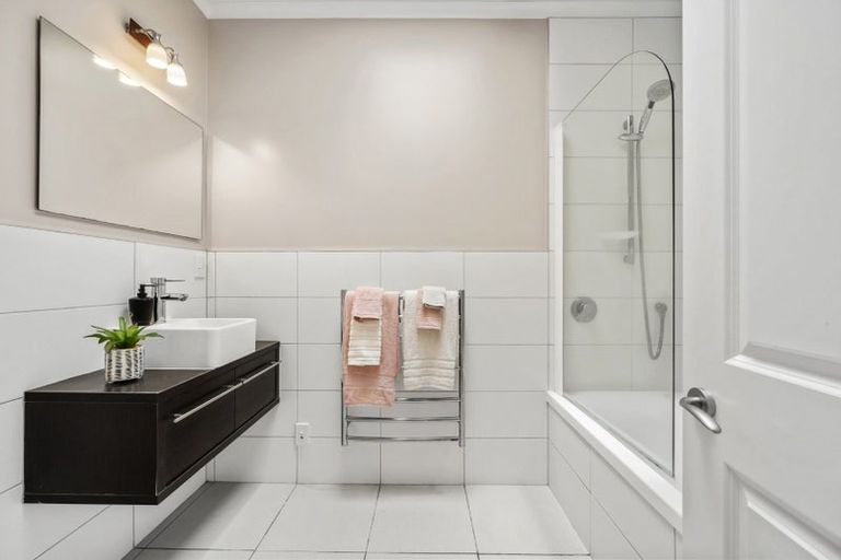 Photo of property in 129 Cockayne Road, Khandallah, Wellington, 6035