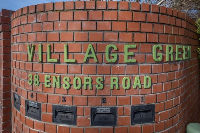 Photo of property in 38d Ensors Road, Opawa, Christchurch, 8023