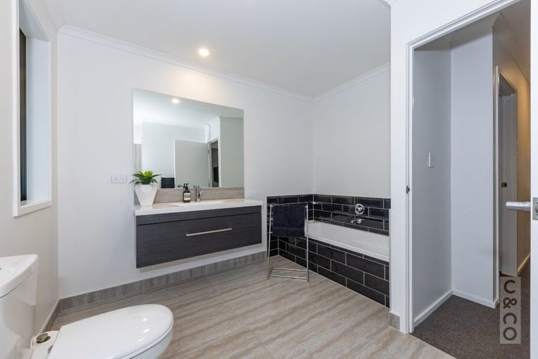 Photo of property in 104 Solan Drive, Waimauku, 0812