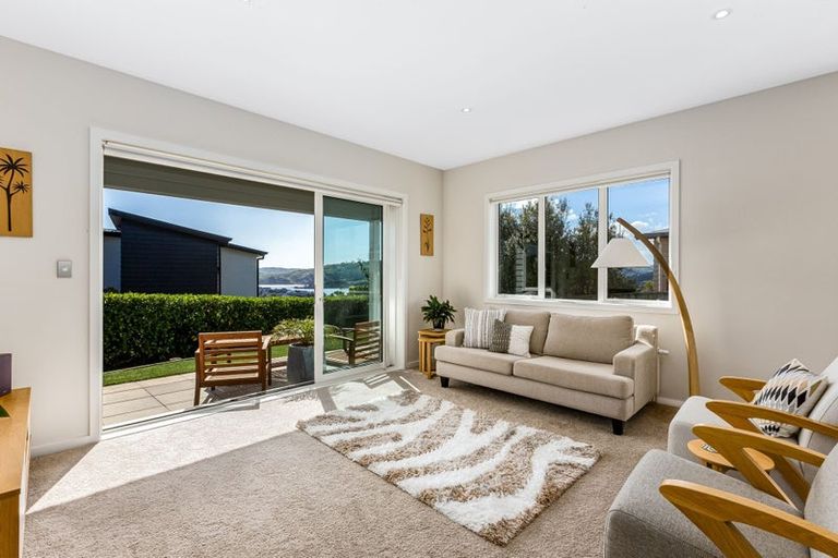 Photo of property in 135 Endeavour Drive, Whitby, Porirua, 5024