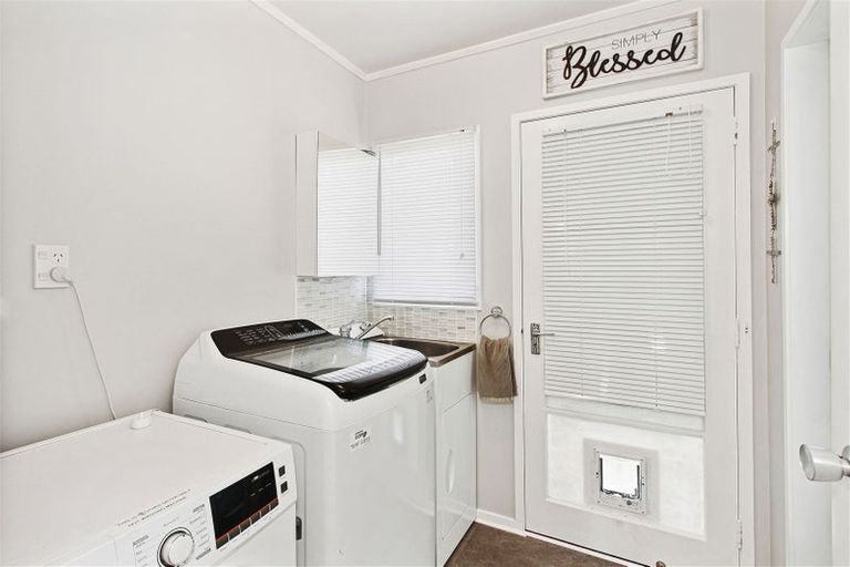 Photo of property in 9 Hosking Place, Clarks Beach, 2122