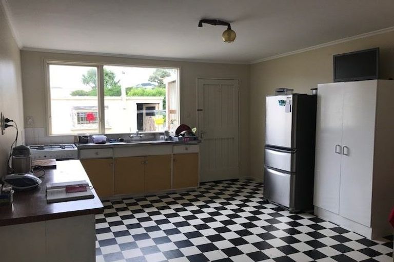 Photo of property in 3 Toru Street, Lyall Bay, Wellington, 6022