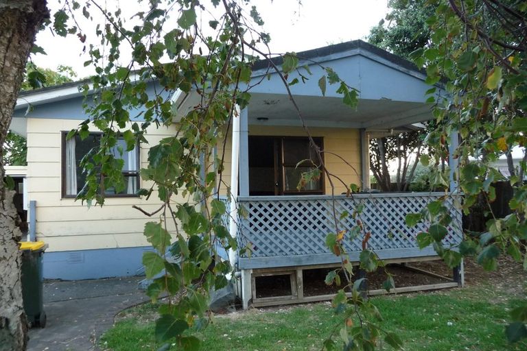 Photo of property in 2/10 Burundi Avenue, Clendon Park, Auckland, 2103