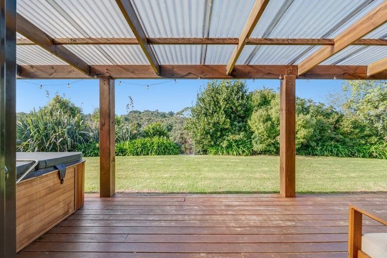 Photo of property in 499 Shelly Beach Road, South Head, Helensville, 0874