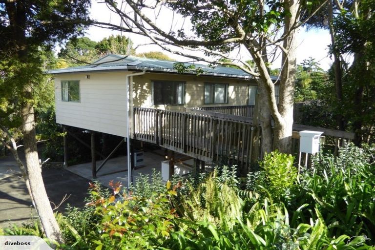 Photo of property in 12a Seaton Road, Murrays Bay, Auckland, 0630