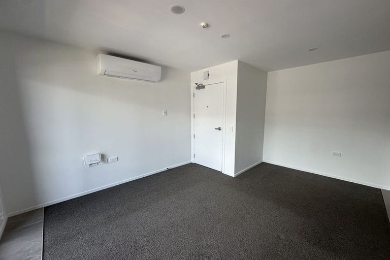 Photo of property in 106/28c Eileen Newey Place, Henderson, Auckland, 0612