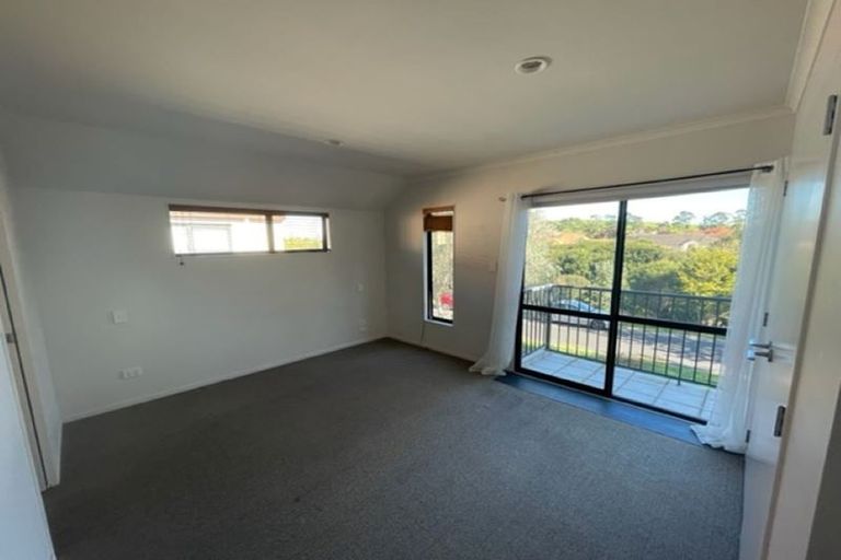 Photo of property in 2/27 Kellaway Drive, East Tamaki, Auckland, 2013