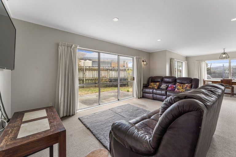 Photo of property in 36 Guildford Drive, Paraparaumu, 5032