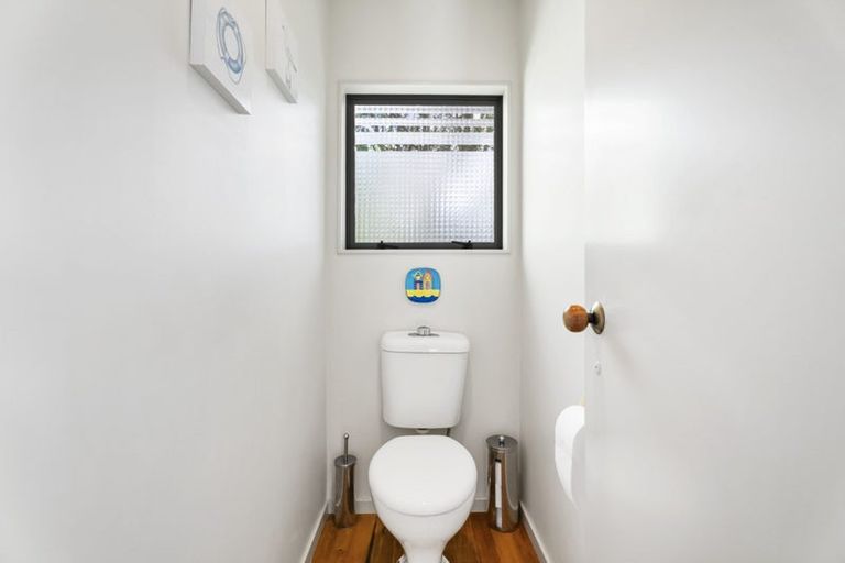 Photo of property in 42b Duncansby Road, Stanmore Bay, Whangaparaoa, 0932