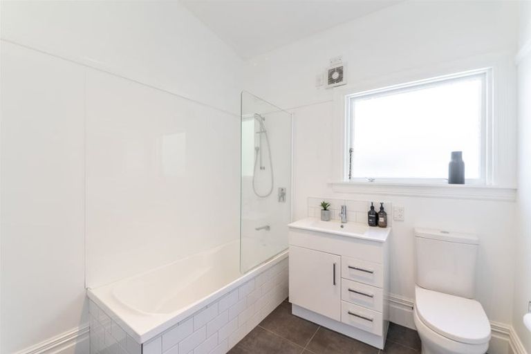 Photo of property in 80 Holly Road, St Albans, Christchurch, 8014