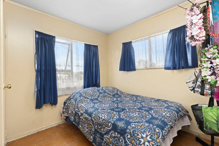 Photo of property in 1/10 Kennington Drive, Clendon Park, Auckland, 2103