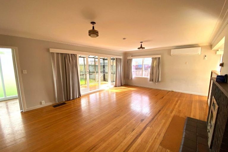Photo of property in 8a Woolfield Road, Papatoetoe, Auckland, 2025