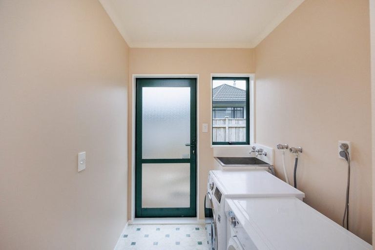 Photo of property in 140 Pacific Drive, Fitzherbert, Palmerston North, 4410