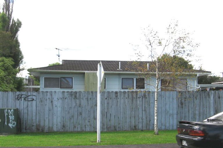 Photo of property in 2/1 Farwood Drive, Henderson, Auckland, 0612