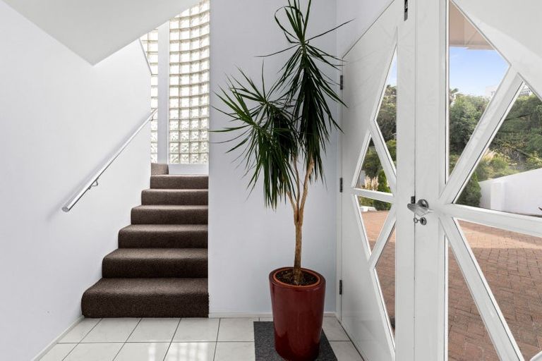 Photo of property in 132 Priestley Terrace, Bluff Hill, Napier, 4110