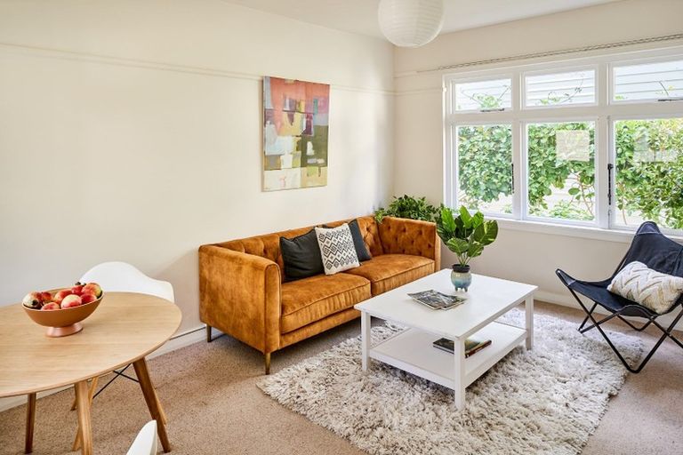 Photo of property in 3/1 Rixon Grove, Mount Victoria, Wellington, 6011