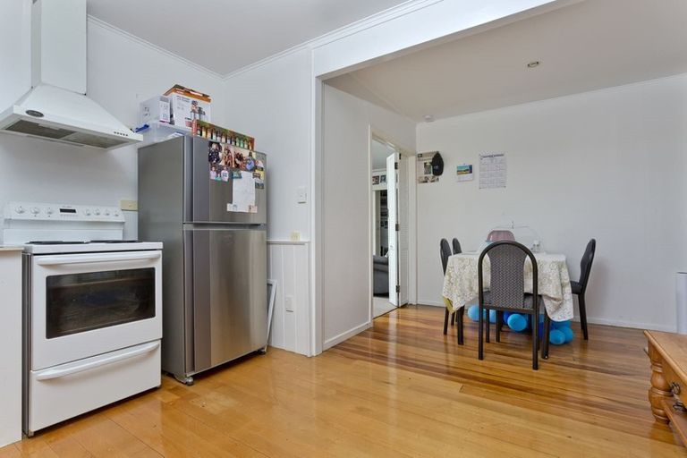 Photo of property in 10 Ribblesdale Road, Henderson, Auckland, 0612