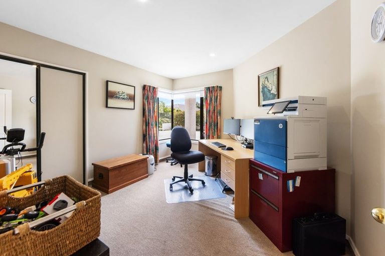 Photo of property in 11 Harlech Mews, Avonhead, Christchurch, 8042