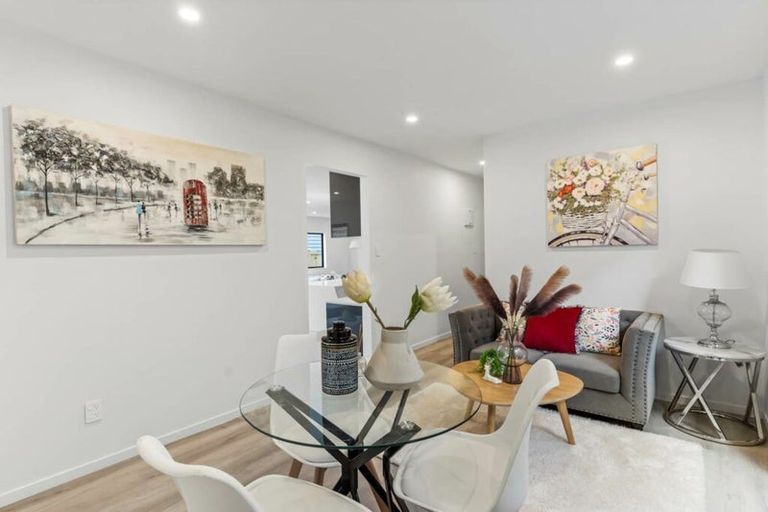 Photo of property in 3/7 Alston Avenue, Kelston, Auckland, 0602