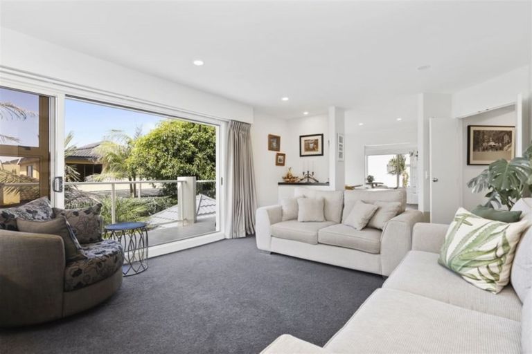 Photo of property in 5a Craig Road, Milford, Auckland, 0620