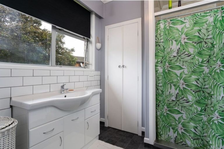 Photo of property in 2 Rahiwi Place, Lansdowne, Masterton, 5810