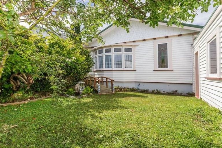 Photo of property in 67 Friend Street, Karori, Wellington, 6012
