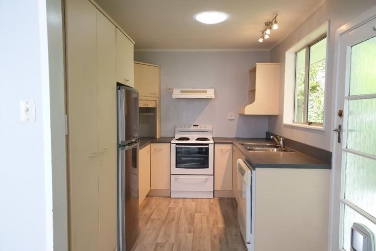 Photo of property in 58a Raroa Terrace, Tawa, Wellington, 5028