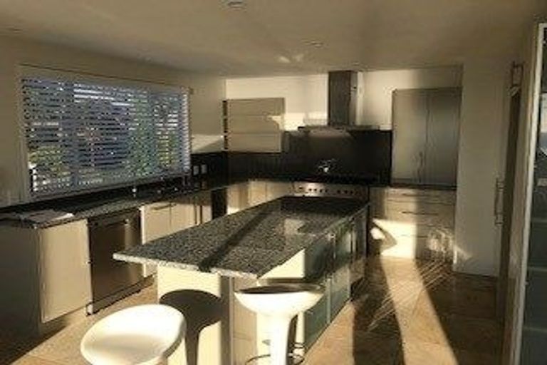 Photo of property in 17 The Strand, Takapuna, Auckland, 0622