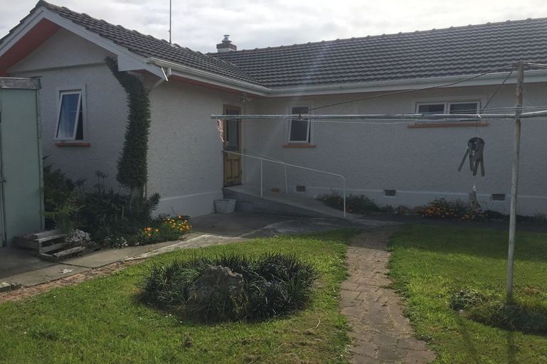 Photo of property in 9 Moorhouse Street, Waimate, 7924