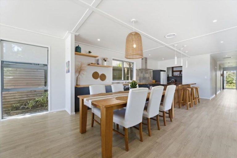 Photo of property in 211 Pukehina Parade, Pukehina, Te Puke, 3189