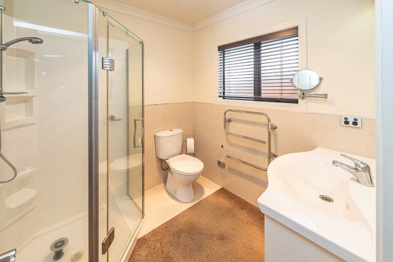 Photo of property in 1 Gilligan Close, College Estate, Whanganui, 4500