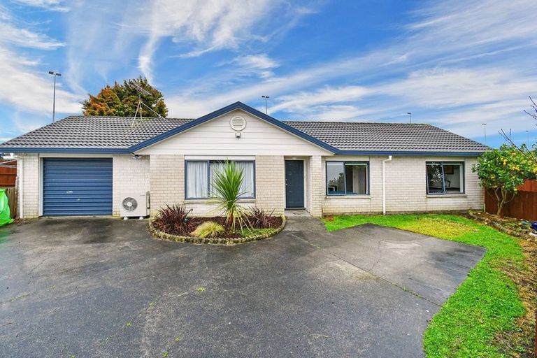 Photo of property in 20 Randwick Place, Randwick Park, Auckland, 2105