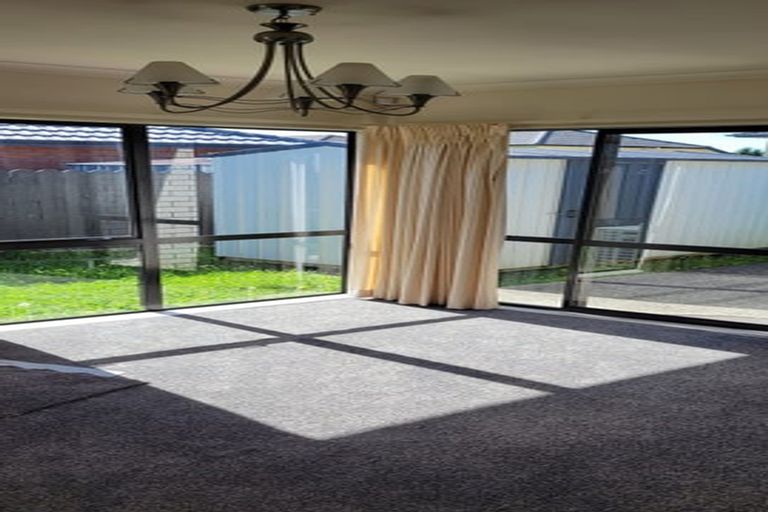 Photo of property in 3b Charlenne Close, Ranui, Auckland, 0612