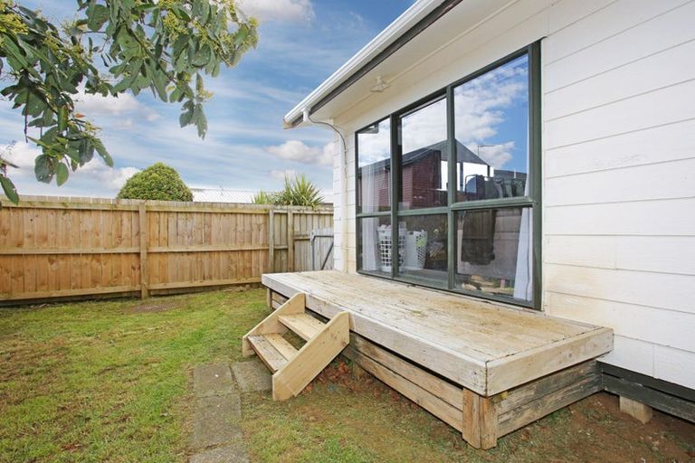 Photo of property in 2/8 Freyberg Crescent, Pukekohe, 2120