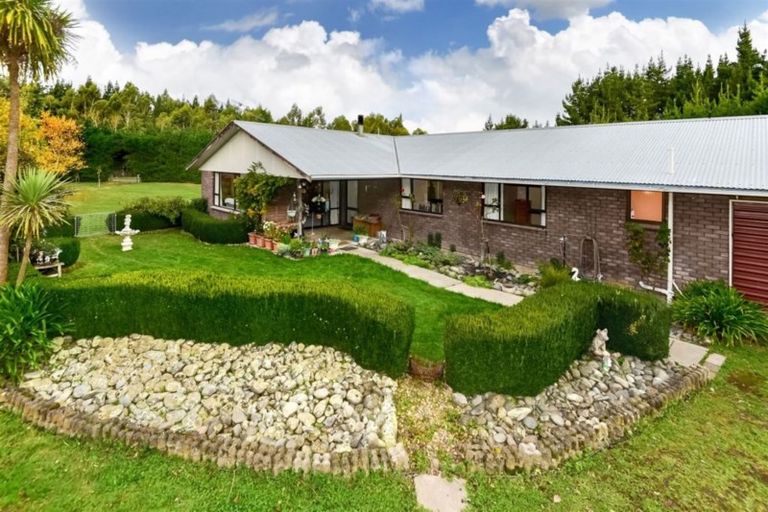 Photo of property in 7 Scarlett Oak Drive, West Melton, Christchurch, 7671