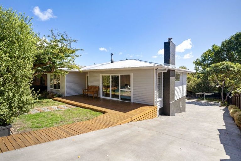 Photo of property in 17 Aorangi Road, Paraparaumu, 5032