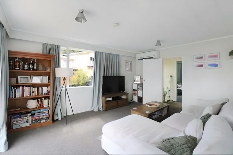 Photo of property in 1/11 Lowry Crescent, Stokes Valley, Lower Hutt, 5019