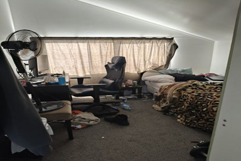 Photo of property in 1 Corlett Street, Johnsonville, Wellington, 6037