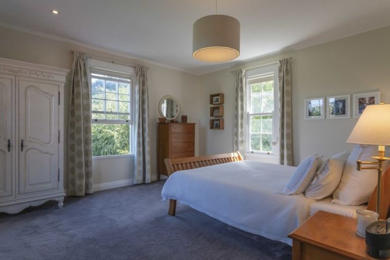 Photo of property in 25 Burnell Avenue, Thorndon, Wellington, 6011