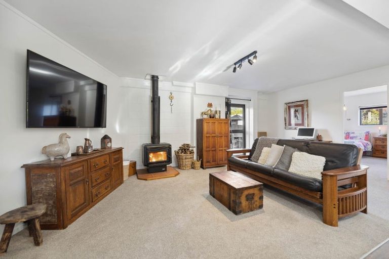 Photo of property in 239 Mapara Road, Acacia Bay, Taupo, 3385