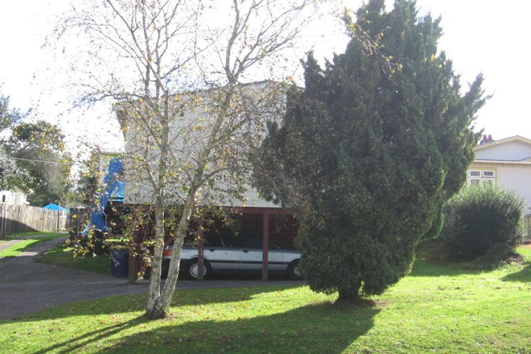 Photo of property in 2/14 Tahi Terrace, Glen Eden, Auckland, 0602