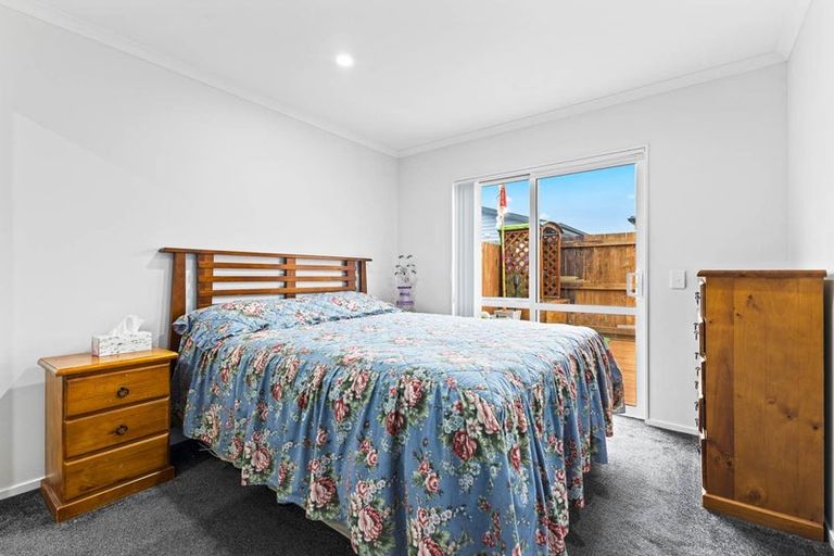 Photo of property in 22 Kapowai Boulevard, Takanini, 2112