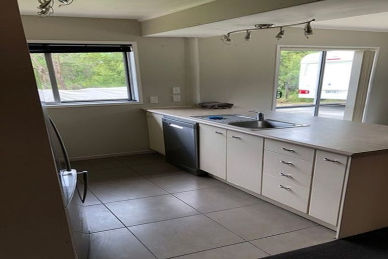 Photo of property in 145 Shaw Road, Oratia, Auckland, 0604