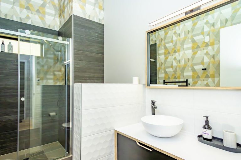 Photo of property in 61 Mcdonnell Road, Arrowtown, 9302