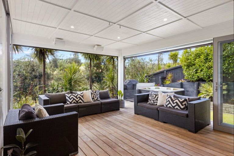 Photo of property in 36 Boocock Crescent, Orewa, 0931