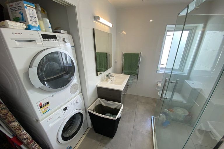 Photo of property in Fountain Court, 1/48 Oriental Parade, Oriental Bay, Wellington, 6011