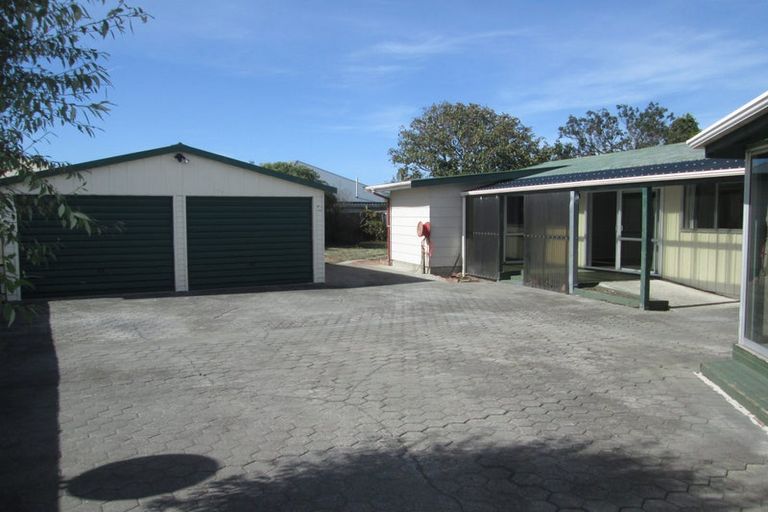 Photo of property in 2/50 Vancouver Crescent, Wainoni, Christchurch, 8061