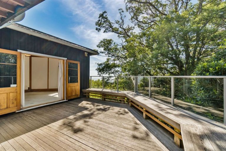 Photo of property in 1 Broadleaf Lane, Heathcote Valley, Christchurch, 8081